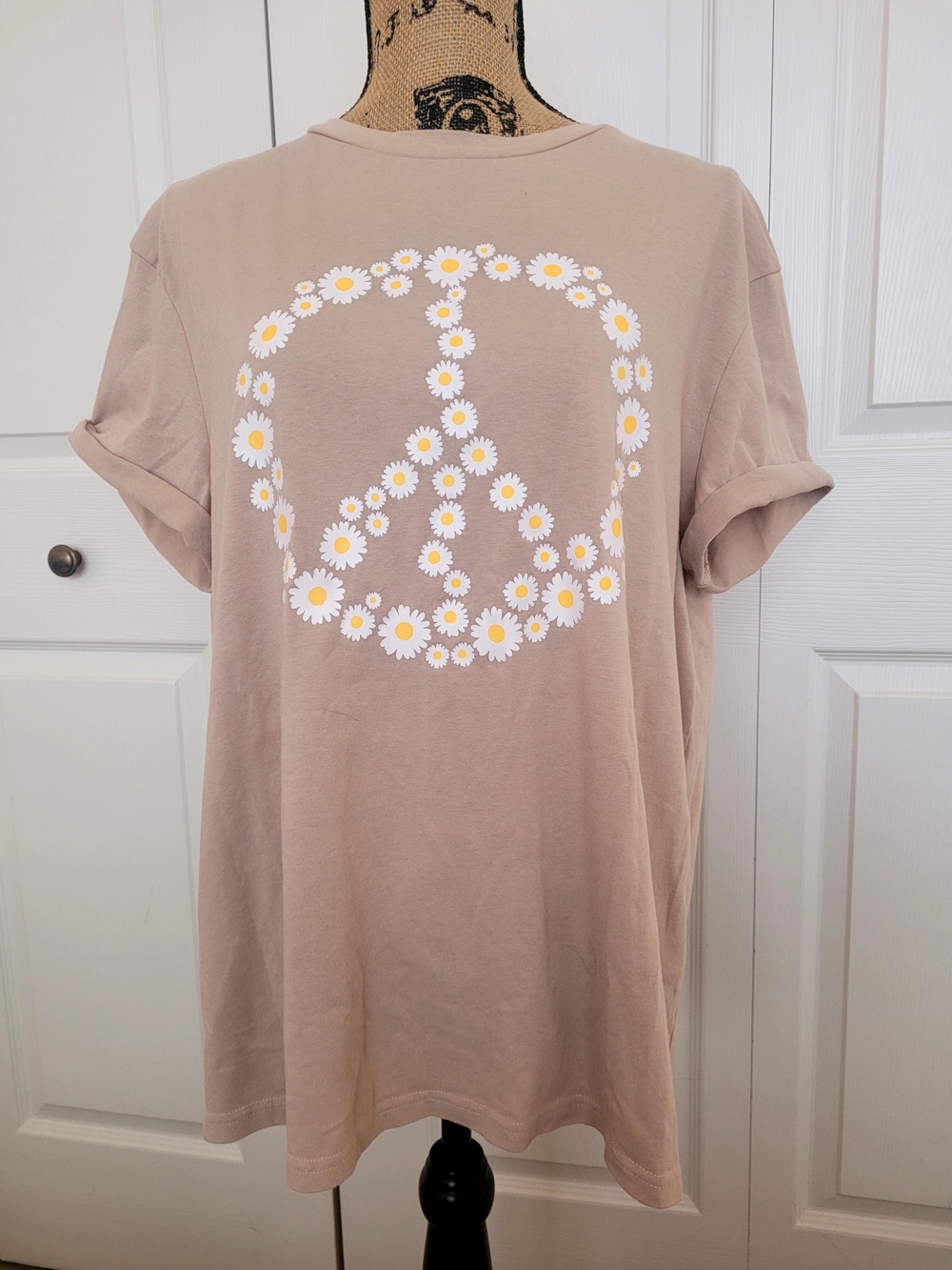 ☮️ Daisy Peace Sign Tee
